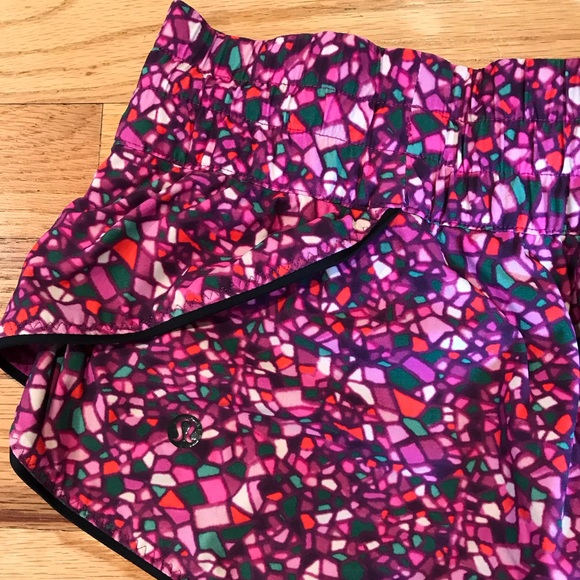 Lululemon Athletica Reversible Women’s Short ( Size 4) Color Purple - Picture 3 of 6